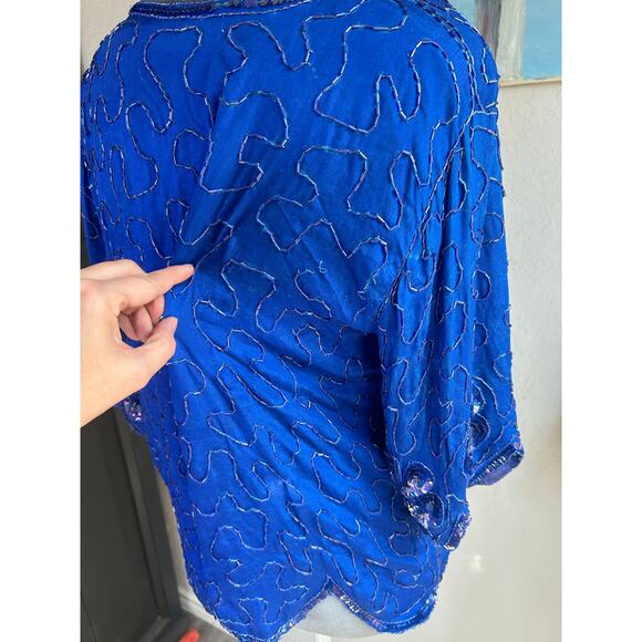 Vtg Blouse Royal Blue- Beads- Flower Accent- Size Medium- Silk Baanis- some wear - Picture 5 of 6